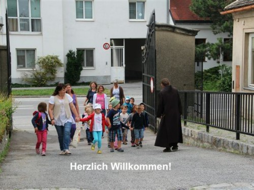 Vorschaubild 2 vom Album Kindergartenbesuch im Kloster 2013