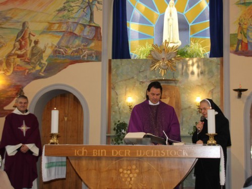 Vorschaubild 23 vom Album Einkehrtag in der Fatimakapelle mit P. Čuš Ciril und Gemeinschaft